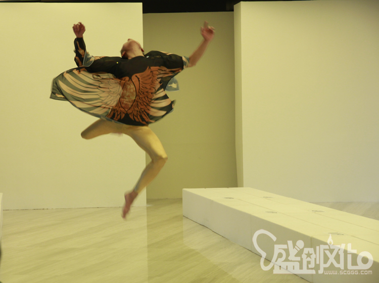 成都紐約時(shí)裝周仁恒置地主秀場(chǎng)