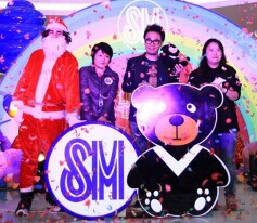 SM廣場(chǎng)圣誕亮燈儀式